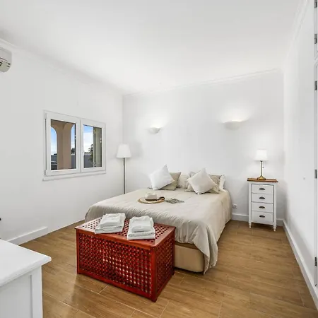 Domus Vini By * Guia (Faro)