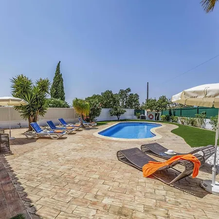 Villa Domus Vini By *